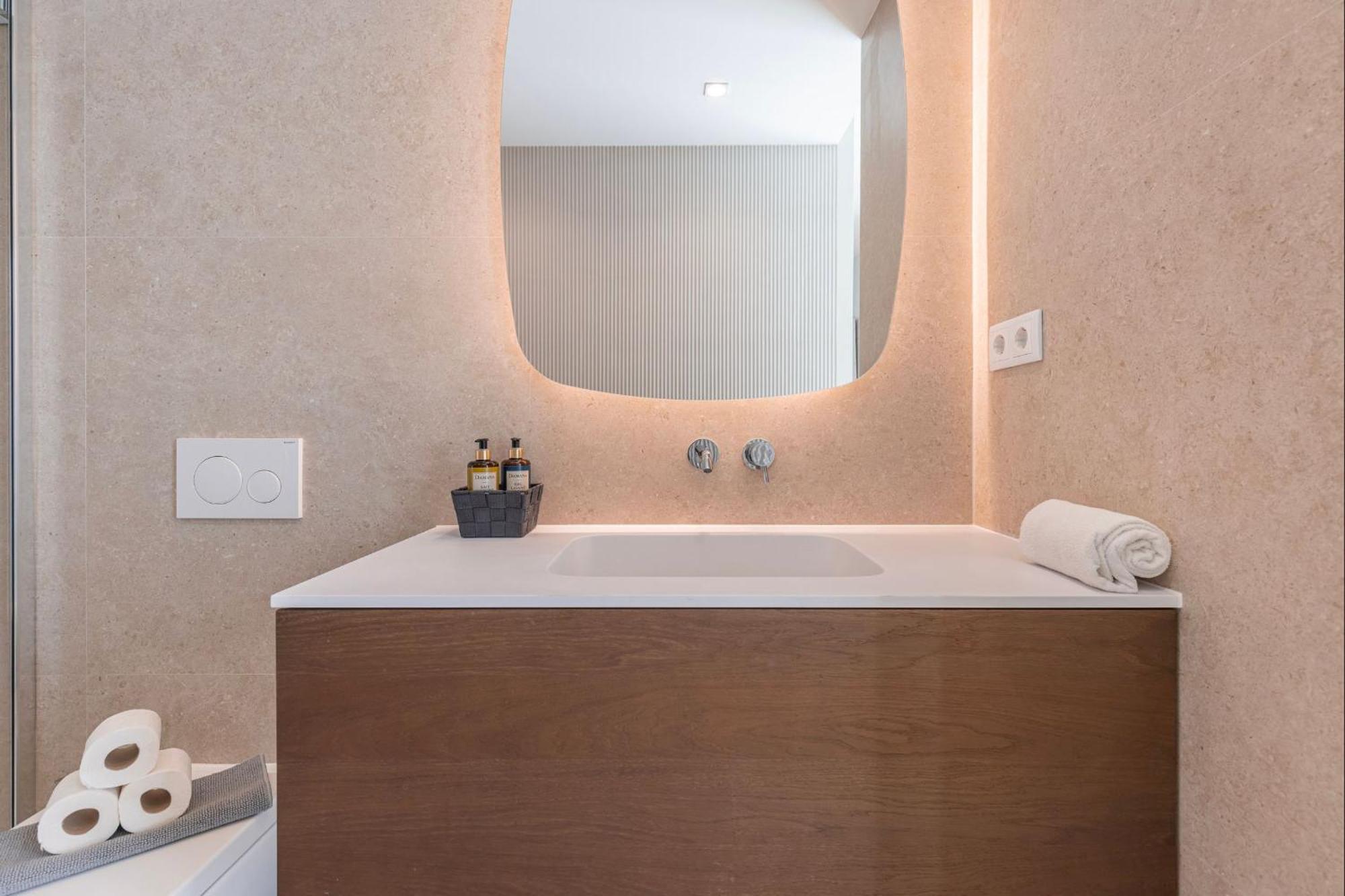 Lovelystay - Breathtaking Panorama - Luxurious Penthouse! Лиссабон Экстерьер фото